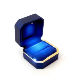 asscher ring box blue opening left side view