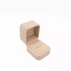Sven Ring Box in Beige opening left side