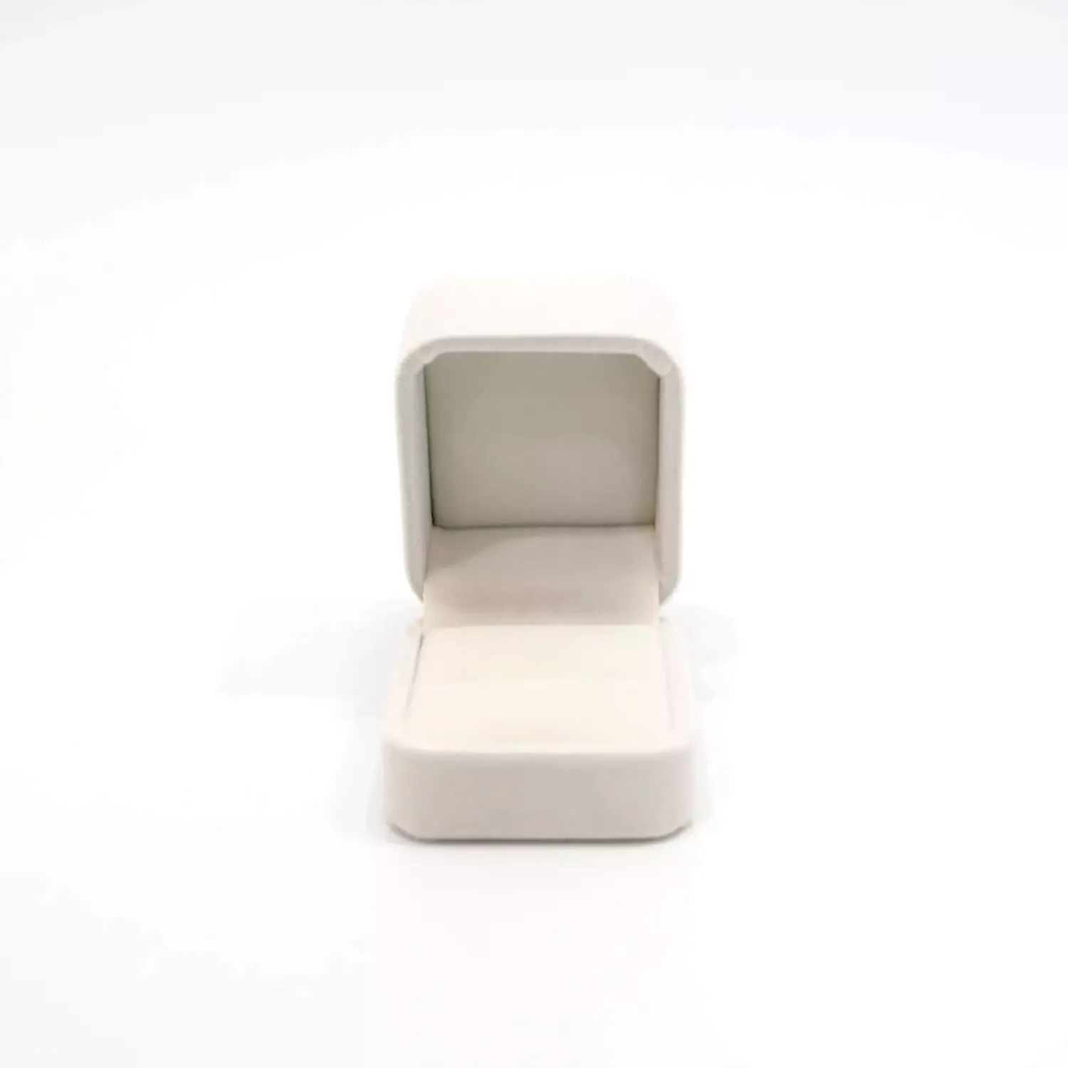 sven-ring-box-white Sven Ring Box in White opening
