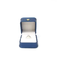 posie ring box in blue opening