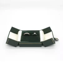 valentina ring box in green two ring slots opening