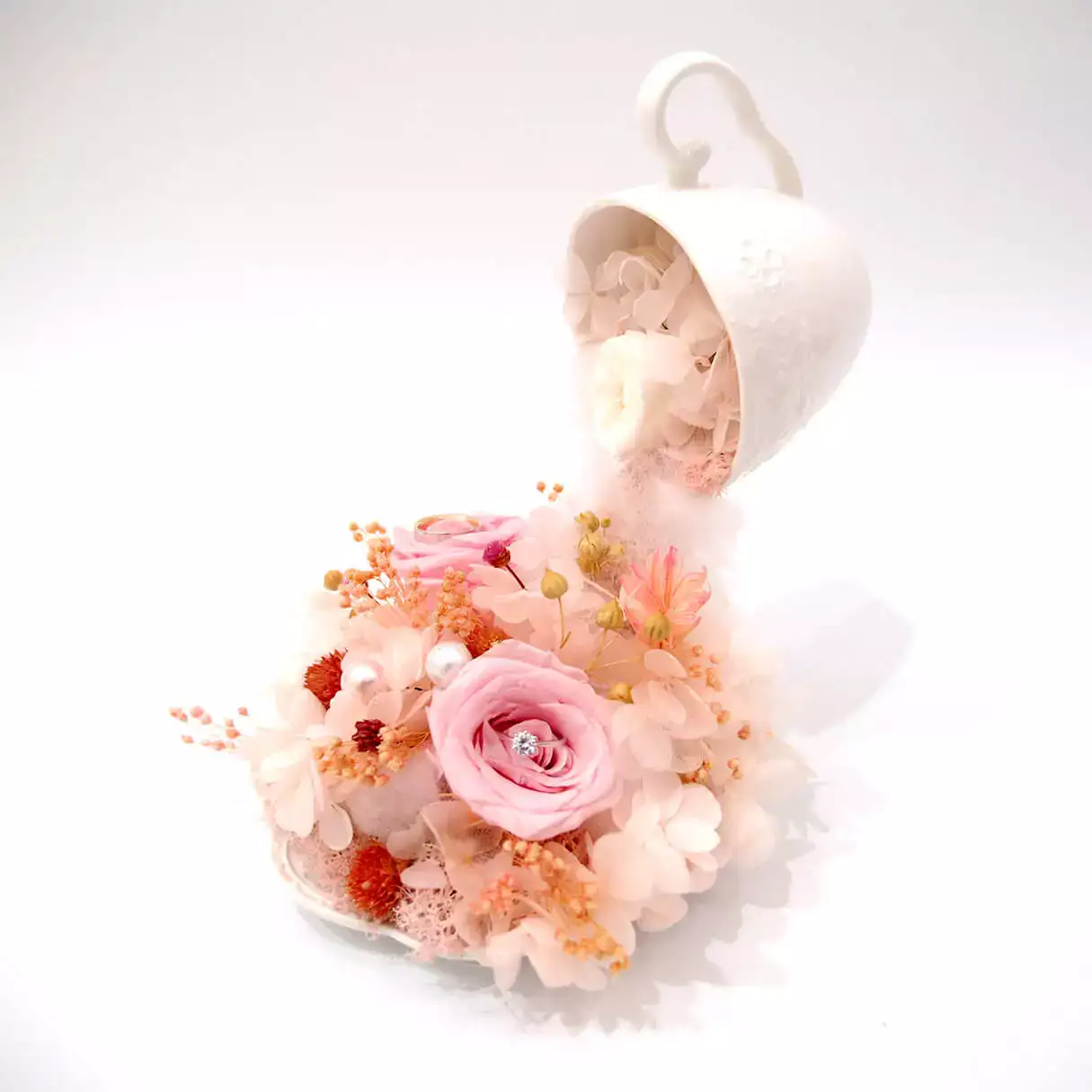 ivy stand preserved rose with wedding rings