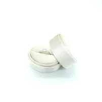 veda ring box in white 1 single ring slot